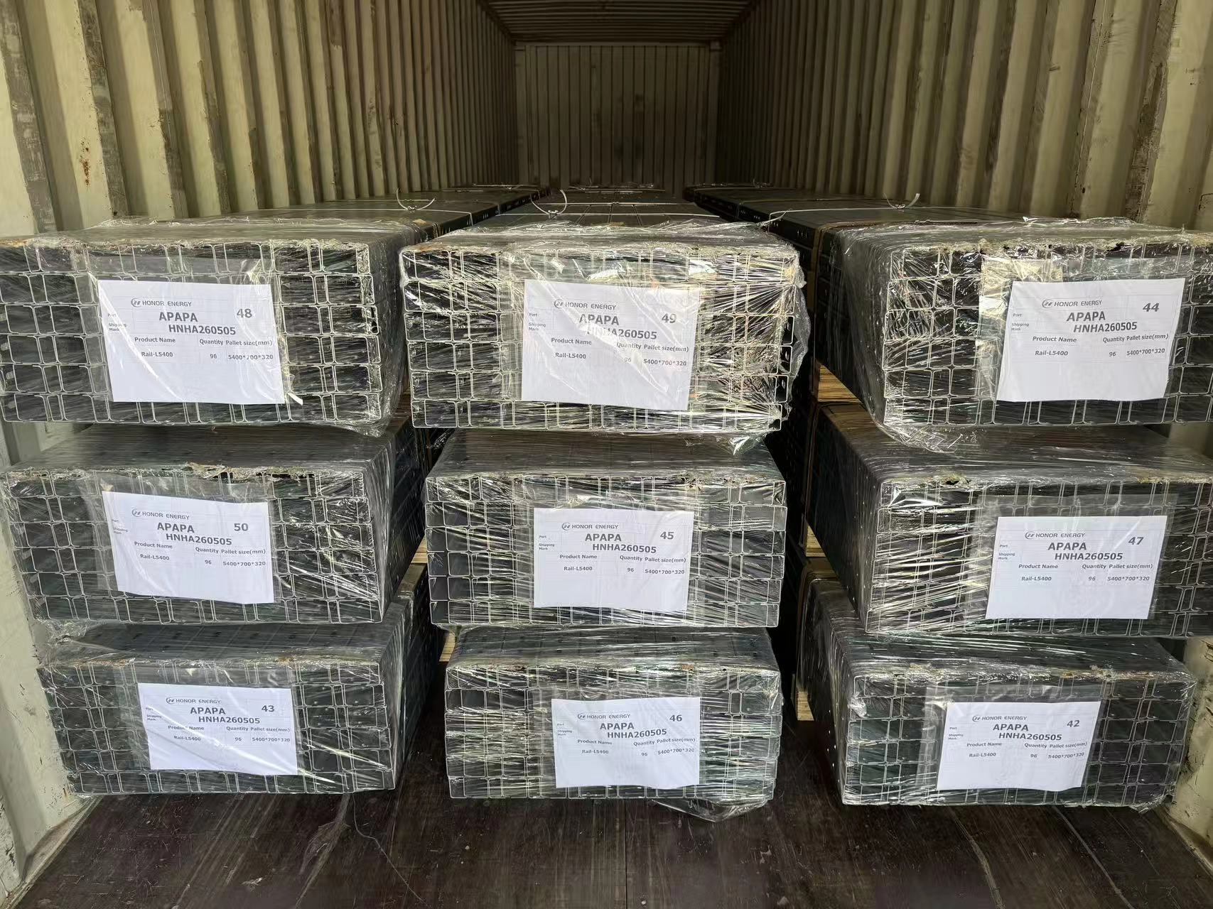 Lô hàng hỗ trợ PV gắn trên mặt đất 12MW đã hoàn thành