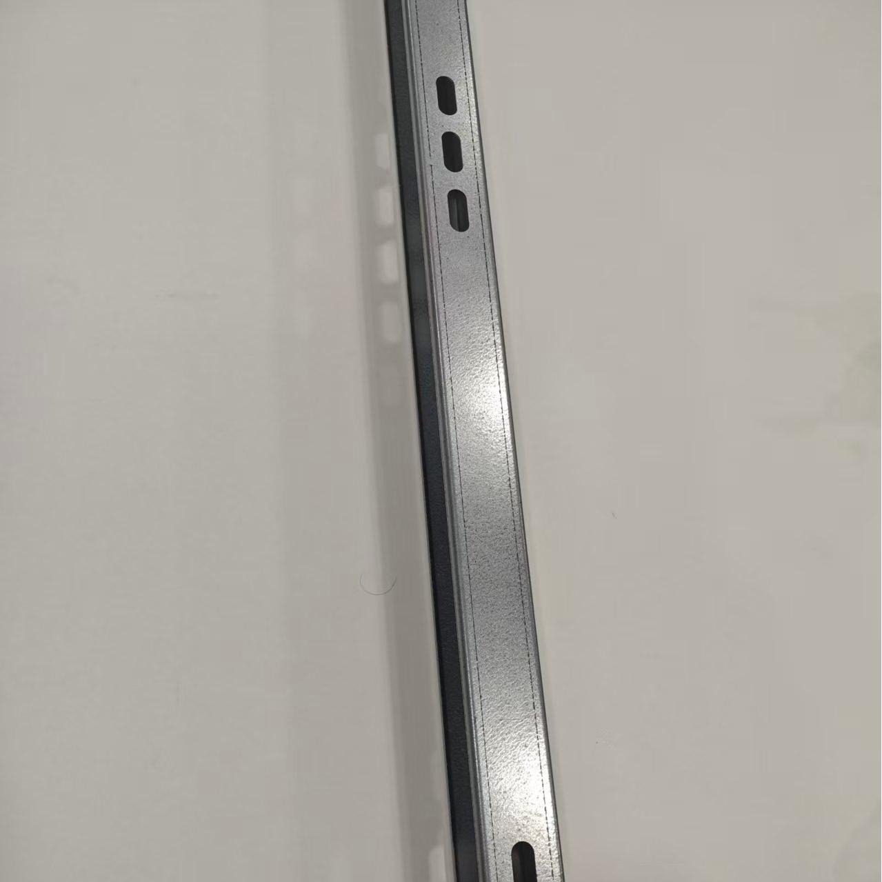 Đường ray thép loại C năng lượng mặt trời